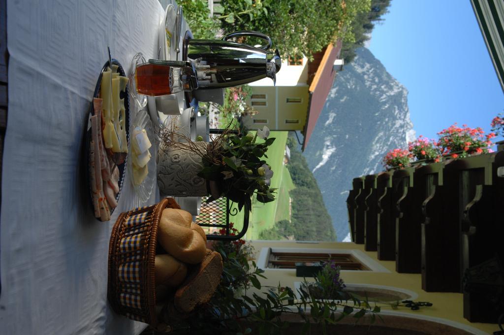 Hinterkellaubauer Bed & Breakfast Kuchl Exterior photo