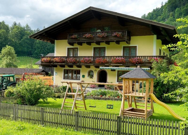 Hinterkellaubauer Bed & Breakfast Kuchl Exterior photo